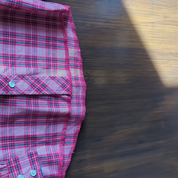 Toddler Wrangler Western shirt  Unfinished hem with pearl snaps. Size xxs 0-2 - Picture 3 of 7